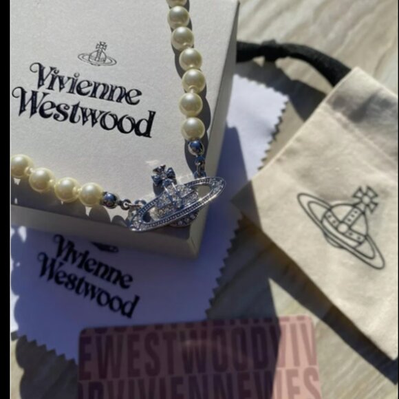 Authentic Vivienne Westwood Mini Bas Relief Pearl NEW  (Gold plate/Silver Plate) - Picture 13 of 15